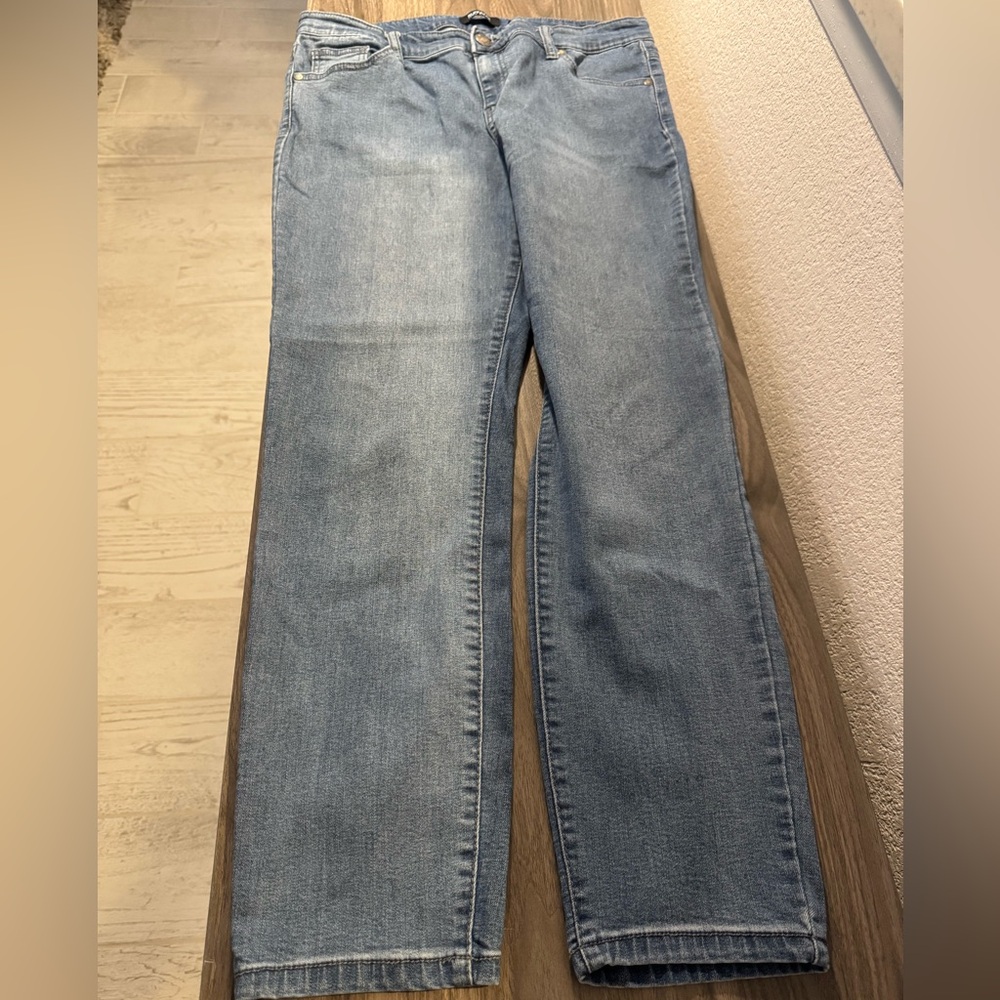 Buffalo David Bitton Women’s Medium Wash Straight Jeans, 12/32